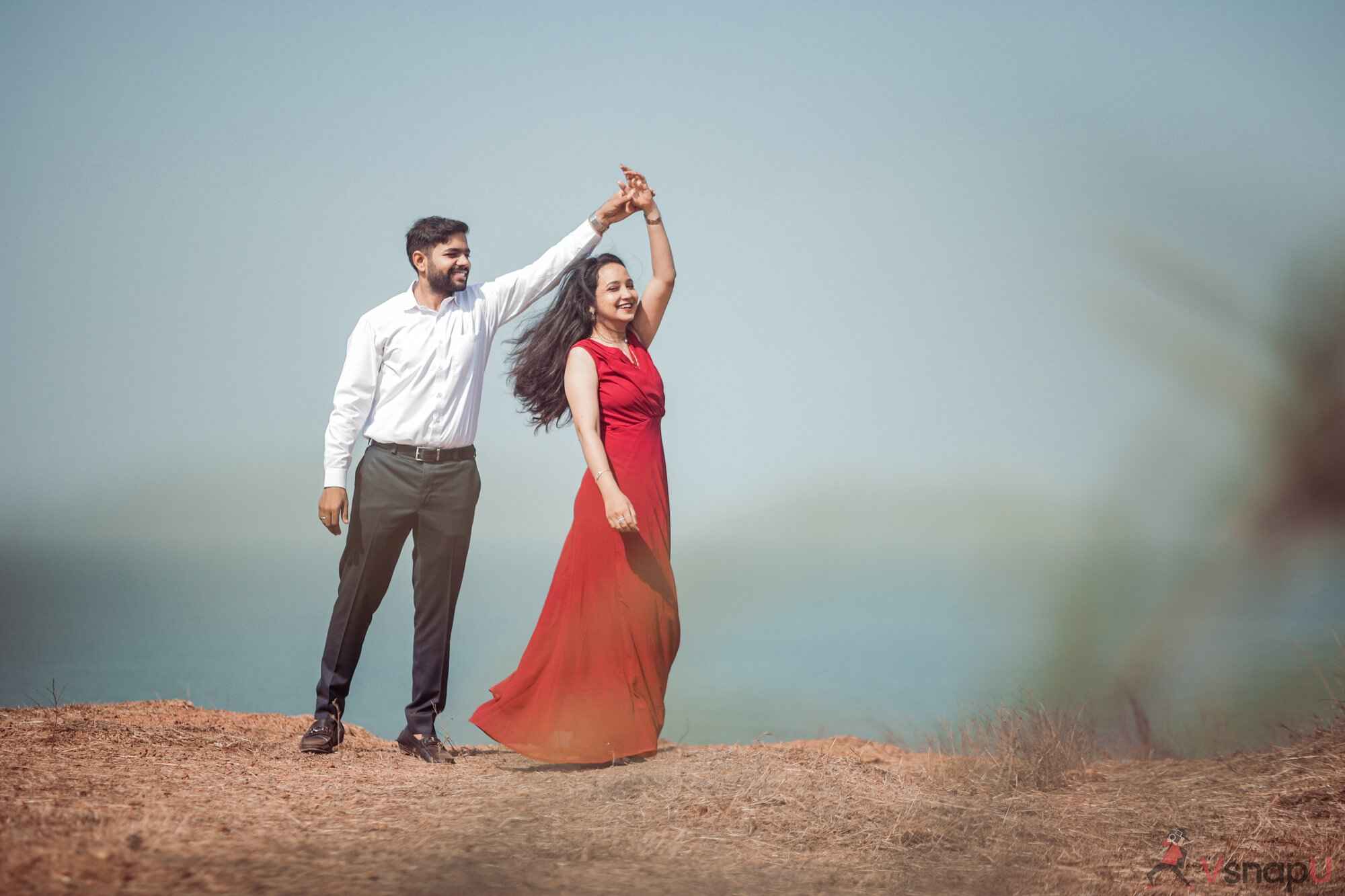 Romantic dance on cliffside captured by VsnapU in Belgaum 12.jpg